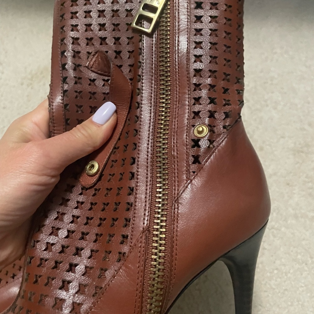 Fall brown boots - Picture 3 of 9